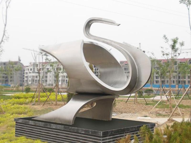 《天鵝》 安放：山東東營