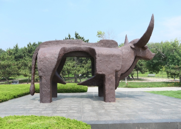 《大地蒼茫》李友生、鑄鐵、青島